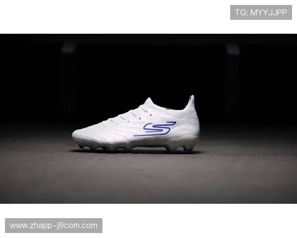 聚焦专业轻便体验的高性能足球鞋智能化个性化定制方案全新升级体系 聚焦专业轻便体验的高性能足球鞋智能化个性化定制方案全新升级体系