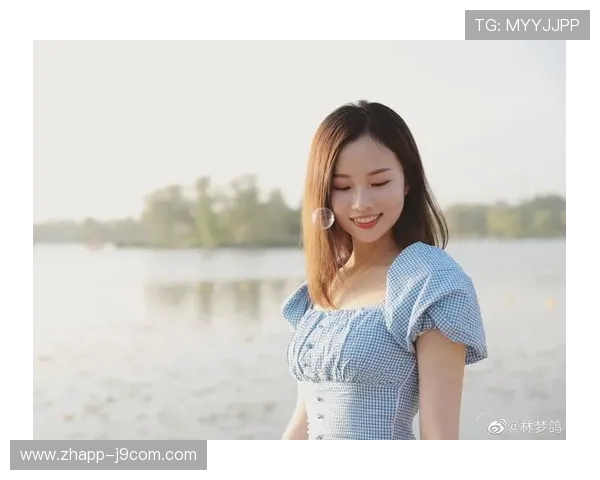 福建足球女主播揭秘：她如何在赛场外打造自己的独特魅力